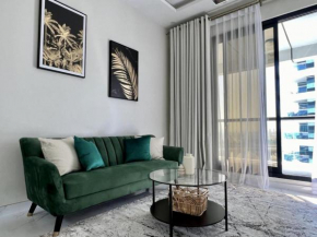 Stylish 1 Bedroom canal view, near Beach and Metro Station